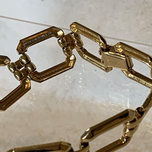 Vintage Monet Gold-Tone Geometric Link Bracelet 1970s Bold Statement - Picture 4 of 10
